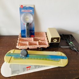 Assorted Vintage Desk / Office Items (Loc: B3)