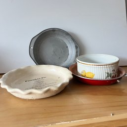 Pie Plates, Frying Pan And Casserole Dish (ST)