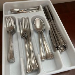 Oneida Cutlery Set (DR)