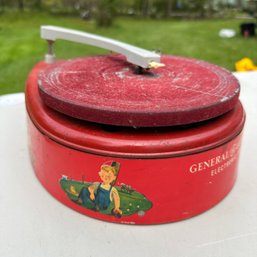 Vintage General Electric Electronic Toys Toy Record Player (Bsmt Fridge)
