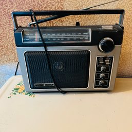 Vintage General Electric Radio (Bedroom 3)