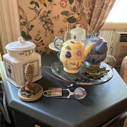 Tea Pots, Decorative Items And Other Finds (DR)