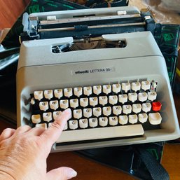 Olivetti Portable Typewriter With Korectype & Travel Bag (Attic)