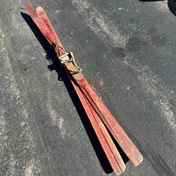 Antique/Vintage Pair Of Harvey E. Dodds Limited Red Wooden Skis (Garage)