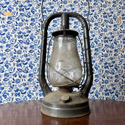 Vintage DIETZ Monarch Lantern (b2)