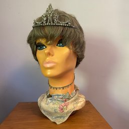 Vintage Mannequin Head With Wig Jewelry Scarf (bed1)