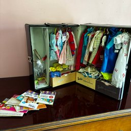 Vintage Barbie Wardrobe With Contents (Doll BR)