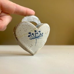 Charming Vintage Art Pottery Miniature Heart - See Notes (DR)