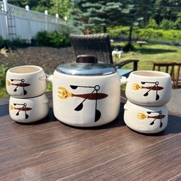 Vintage WEST BEND Canister/Bean Pot With Lid & Four Bowls