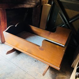 Vintage Wood Cradle (ell)