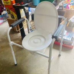 Drive Medical Bedside Commode Chair (Garage)