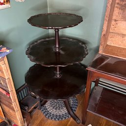 Vintage Tiered Dumbwaiter Accent Table (LR)