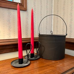 Farmhouse Style Black Candle Holders With Bucket (DR)