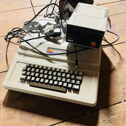 Vintage Apple II Plus With Floppy Disc Drive (Ell)
