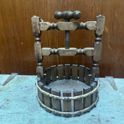 Vintage Wooden Wishing Well, Made In Taiwan (BSMT3)