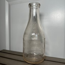 Vintage 1935 H.P. Hood & Sons Dairy Experts Milk Bottle (HW)