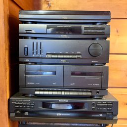 MAGNAVOX Turntable, Double Deck Cassette Player, Multi CD Player, Tuner & Amplifier (LR)