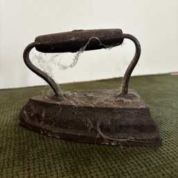 Antique Heavy Weight Iron (KT)