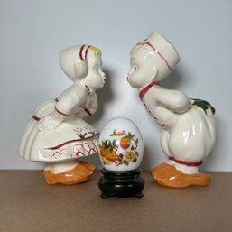 Vintage Ceramic Kissing Couple & Avon Egg (HW)