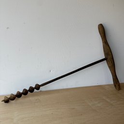 Vintage/Antique Wood Handled Hand Drill/Auger (DC)