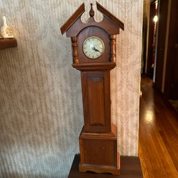 Vintage Tabletop Electric Grandfather Clock (LR)