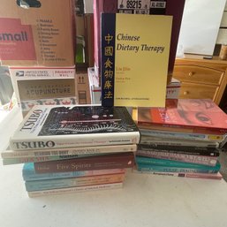 Lot Of Chinese Acupuncture And Therapy Books (NK)