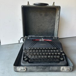 Vintage Corona Silent Typewriter In Case (IS)