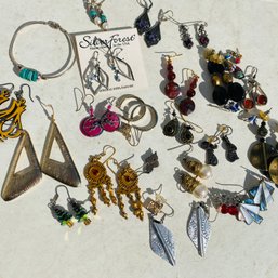 Mixed Lot Of Cute Costume Jewelry Earrings With Kitty Cats, Butterflys & More (NK 50623)