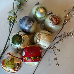 Mixed Lot Of 1970s Vintage Christmas Bulbs (NK)