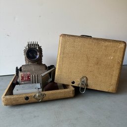 Golde Mfg. Co. Manumatic Film Slide Projector In Case (IS)