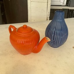 Set Of Spiral Orange Teapot & Blue Vase Collectibles Decorative Ceramics (NK)