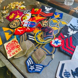 Nice Lot Of Vintage Military Patches & Pins (BsmtEntry)