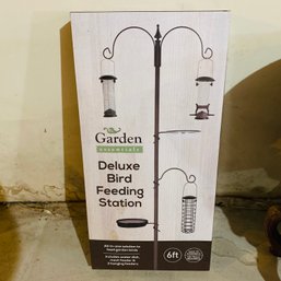 Brand New Garden Essentials Deluxe Bird Feeding Station (BSMT Near Stairs)
