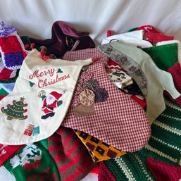 Large Lot Of Vintage Christmas Stockings (NK)