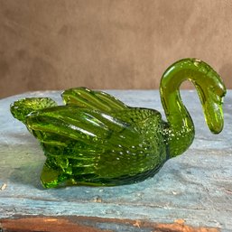 Vintage Green Glass Swan Small Dish (EF) (LR3)