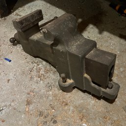 Vintage Vise (basement)