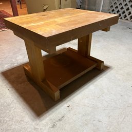 Vintage Solid Wood LANE Side Table - Needs Refinishing (Bsmt)