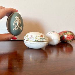 Four Decorative Vintage Eggs, Inc WEDGWOOD And POOLE (DR)