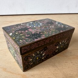 Lovely Small Metal Trinket Box (IS)