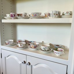 Wow! Lot Of Mixed Vintage China Teacups & Saucers (DR)
