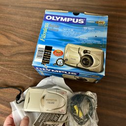 OLYMPUS Camera In Box (BSMT) (54112)