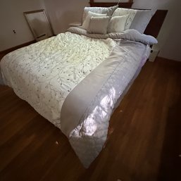 Queen Sized Bedding (BR1)