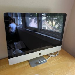 IMac 'Core I5' 2.5 21.5' Computer (upstairs)