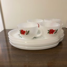 Set Of 4 Vintage Milk Glass Rose Luncheon Snack Plates With Cups (bsmt)