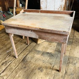 Old Wooden Desk With Lift Top (Zone 1)