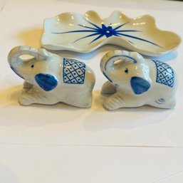 Adorable! Set Of Blue & White Elephant Salt & Pepper Shakers With Dish (EF - LR2)