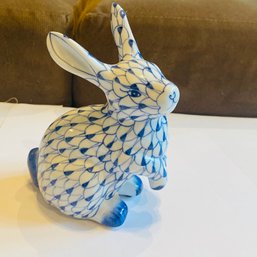 Very Pretty Blue & White Handpainted Ceramic Bunny Rabbit Figurine - Andrea By Sadek (EF - LR2)