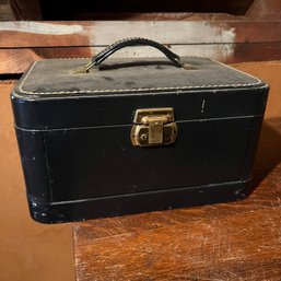 Vintage Hard Side Travel Case (attic)