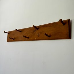 Rustic Wooden Peg Coat Rack (bed)