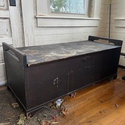 Vintage Wooden Cedar Chest With Removable Tray (porch)